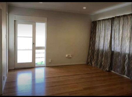 2 Bedroom 1 Bathroom Unit - Photo 3