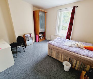 5 Bed Student Accommodation - Photo 5