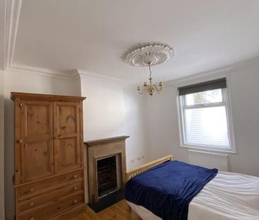 2 Double bedrooms available. Please read advert - Photo 1