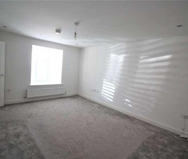 Lancaster Close, Castle Hill, Ebbsfleet Valley, Swanscombe, DA10 - Photo 5