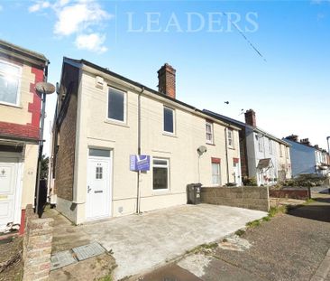 4 bedroom semi-detached house to rent - Photo 4