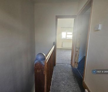 2 bedroom semi-detached house to rent - Photo 2