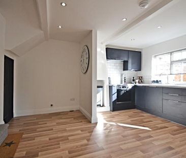 2 bedroom semi-detached house to rent - Photo 6