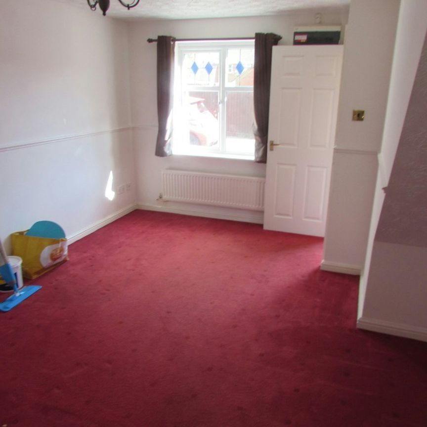 Terraced House to rent on - Photo 1
