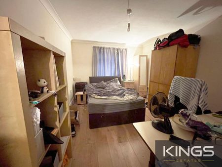 3 bedroom flat to rent - Photo 4