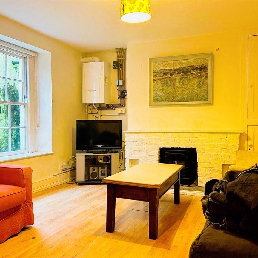 Beaumont Place, Plymouth - Photo 1