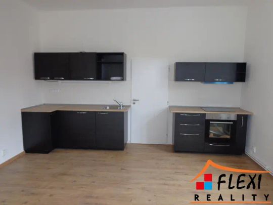 Pronájem prostorného bytu 2+kk, 80 m - Photo 1