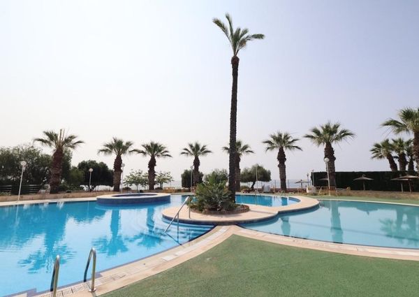 Apartamento bajo en Aguamarina.