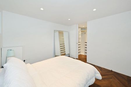 2 bedroom mews to rent - Photo 4