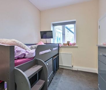 2 bedroom semi-detached house to rent - Photo 4