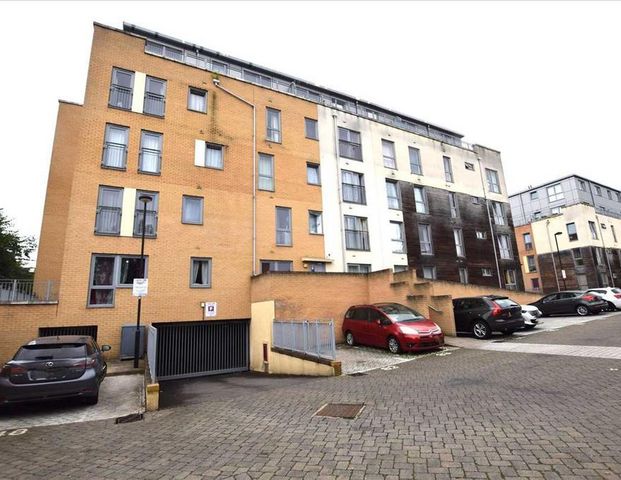 Fortune Avenue, HA8 0FJ, Edgware - Photo 1