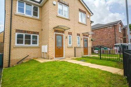 3 Bed Semi-Detached House, Magna Drive, M8 - Photo 2