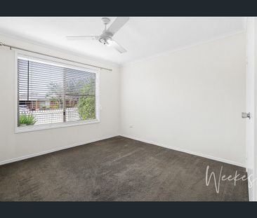 COMFORTABLE FAMILY LIVING IN QUIET AVOCA LOCATION! - Photo 1