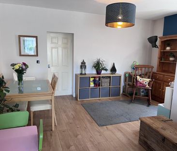 3 bedroom semi-detached house to rent - Photo 2