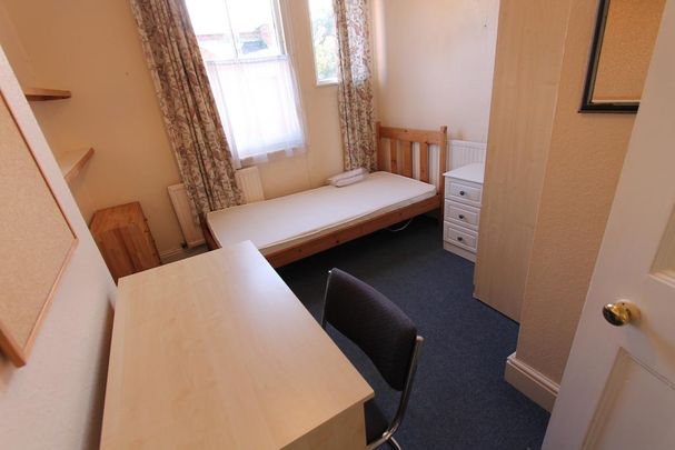 5 bedroom flat to rent - Photo 1