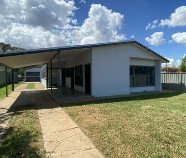 Charming Country Living in Dubbo – 3 Bedroom Home for Rent - Photo 2