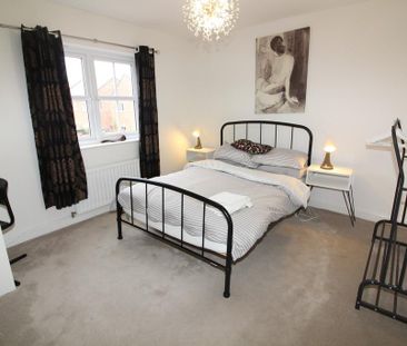 3 bedroom semi-detached house to rent - Photo 4