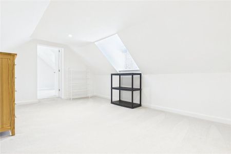 6 bedroom detached house to rent - Photo 5