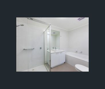 14 Cascades Way, Wantirna South, Vic 3152 - Photo 2