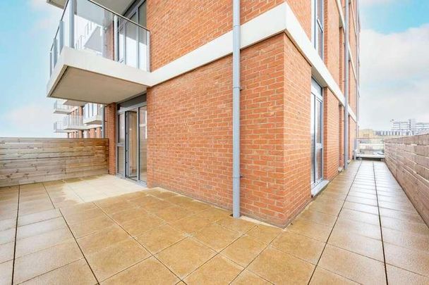 Talisker House, Acton, W3 - Photo 1