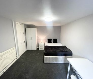 Knowle Road (room 1), Burley, Leeds - Photo 2