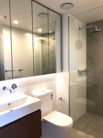 Exclusive one Bedroom Apartment plus Study - Photo 4