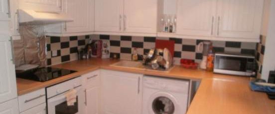 2 bedroom property to rent in Ilford - Photo 1