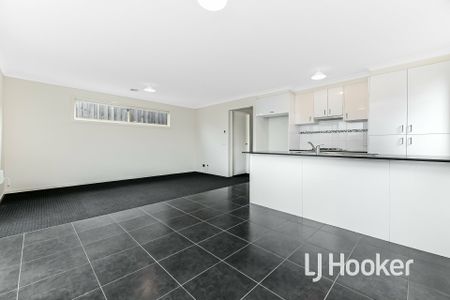 Neat & Tidy Two Bedroom Unit! - Photo 5