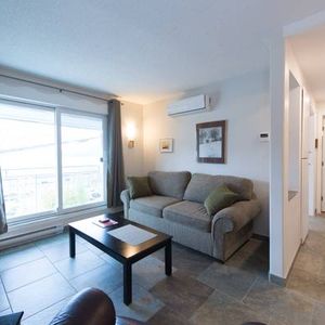 Salmon Arm-deluxe furnished 1 bedroom available Sept 19 $1450 - Photo 2