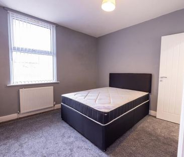 4 bedroom house to rent - Photo 1