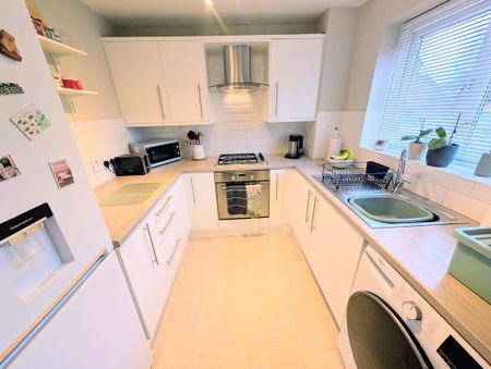 2 bedroom end of terrace house to rent - Photo 4