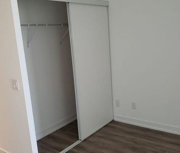 Bachelor condo Toronto - Photo 4