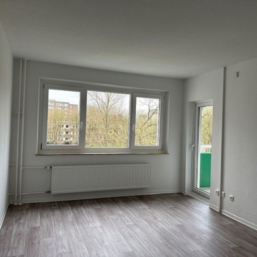 Frisch sanierte 2-ZW in der Helsinkistr. 84 in Kiel zu vermieten! Otto Stöben GmbH - Photo 1