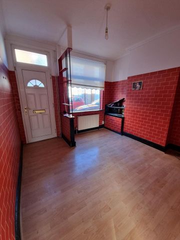 2 bedroom terraced house to rent - Photo 2