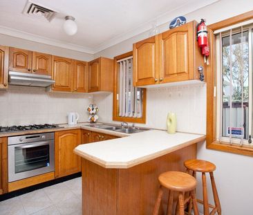 IMMACULATE PRESENTATION! - Photo 3