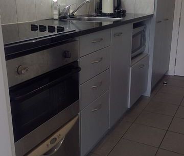 Two bedroom 53m secure apartment - Photo 5