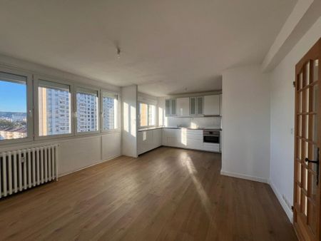 Location Appartement 4 pièces 82m² ROUEN 76100 - Photo 3