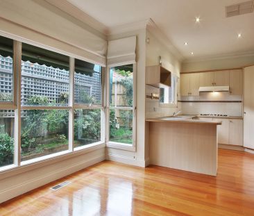 SPACIOUS, PRIVATE & PERFECTLY MAINTAINED! - Photo 2