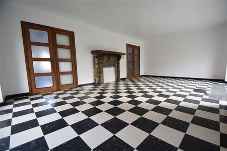 Villa met 5 slaapkamers en ruime tuin gelegen in een rustige buurt - Foto 3