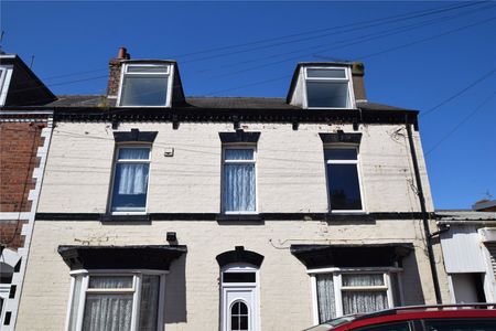 2 bed maisonette to rent in Olinda Road, Bridlington, YO15 - Photo 2