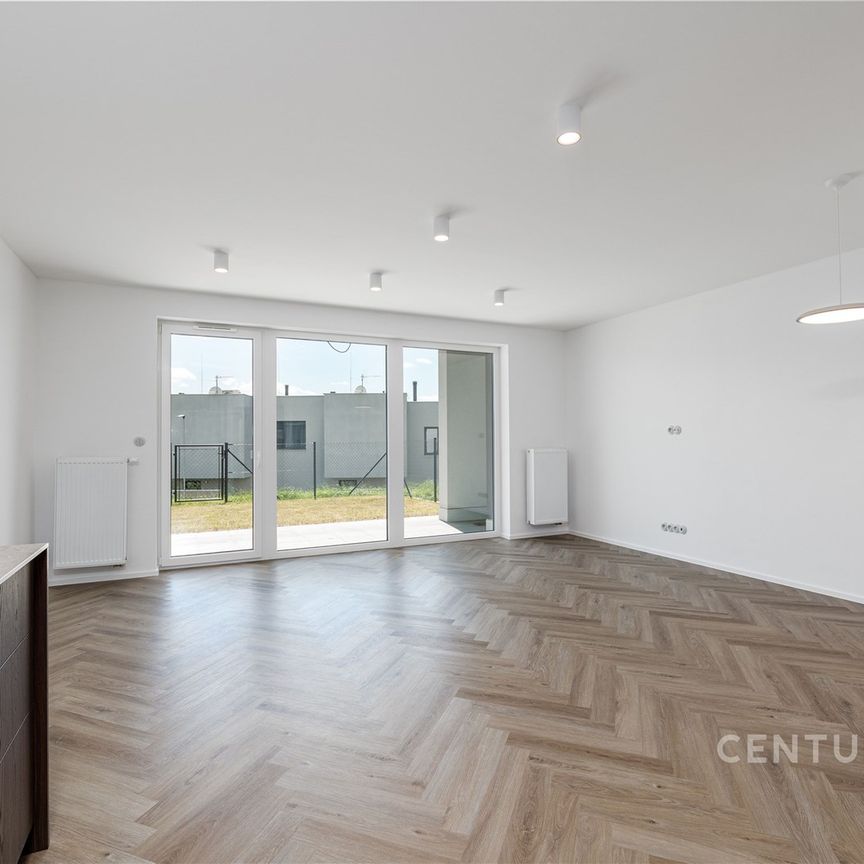 Pronájem bytu 4+kk 89 m², Safírová , Plzeň - Photo 1