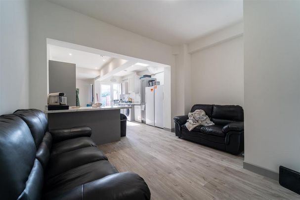 5 bedroom house to rent - Photo 1