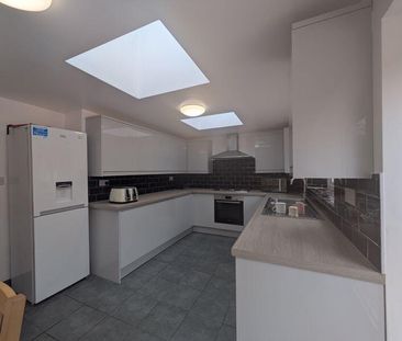 6 bedroom house to rent - Photo 4