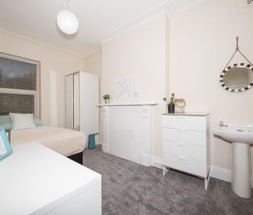 1 bedroom in a house share to rent - Photo 4