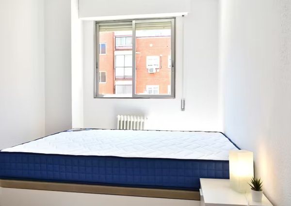 Calle de la Liberación, Madrid, Community of Madrid 28033