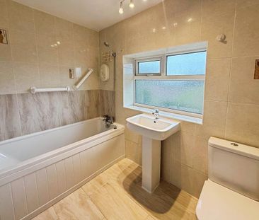 3 bedroom terraced house to rent - Photo 4