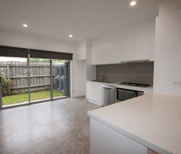COMING HOME - Photo 1