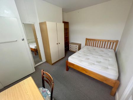 2 bedroom private hall to rent - Photo 4