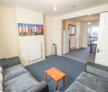 4 Bedroom House To Rent in Town Centre - £1,860 pcm Tenancy Info - Photo 5