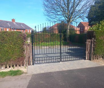 3 bedroom semi-detached house to rent - Photo 4